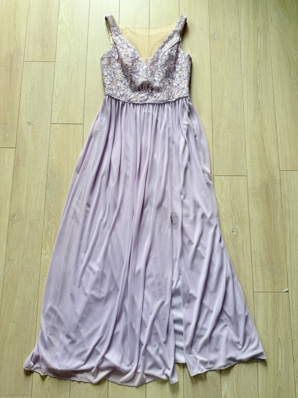 David’s Bridal Iris Bridesmaid Lace Detailed Deep V Neck Maxi Dress Size 4
